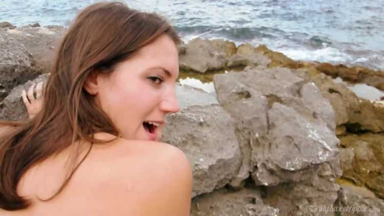 ManyVids - MySweetApple - Creamy hot fuck on the beach