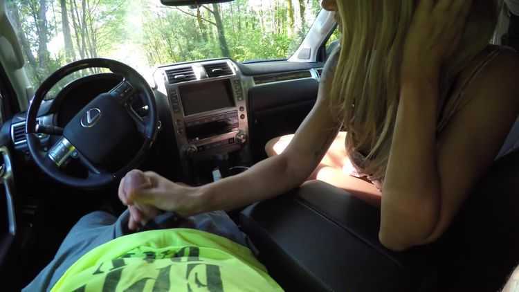 ManyVids - Jenny Jinx - Dangerous Front Seat Driving Handjob