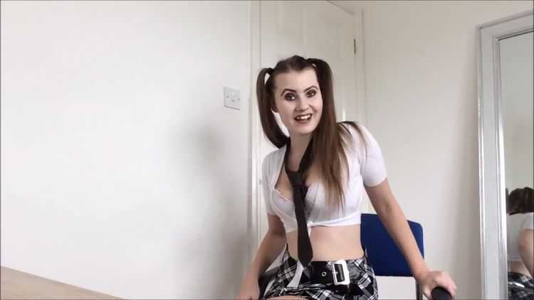 Manyvids: Brook Logan, Princess Brook - The Popular Girl Farts In your Face