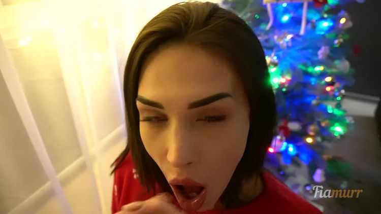 Pornhub - Fiamurr - Baby makes Perfect Christmas Blowjob and gets Cum on Face