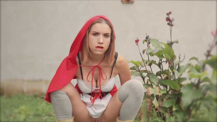 PussycatMoz - Red Riding Hood Rides A Horse