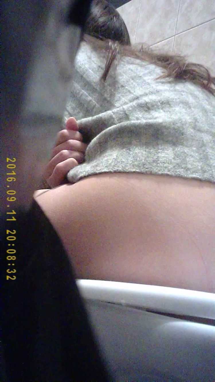 Watch Free Porno Online – Voyeur in Public Toilet – Student_restroom_90