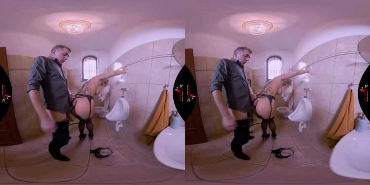 StockingsVR - Blanche Bradburry - Toilet Tramp