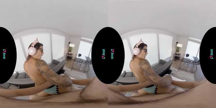 VRHush - Alexis Zara - Do You Want Me To Keep The Stream On?