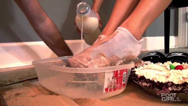 Toes – Bratty Foot Girls – Nikki Next’s Sock Pie Dinner