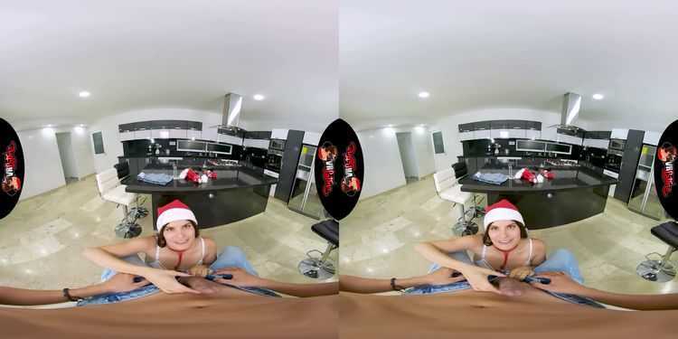 VRLatina - Tatiana Morales - Elf On Myself