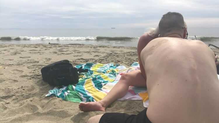 Cameron Skye – Milf Fucks Photographer at Public Beach – FullHD 1080p