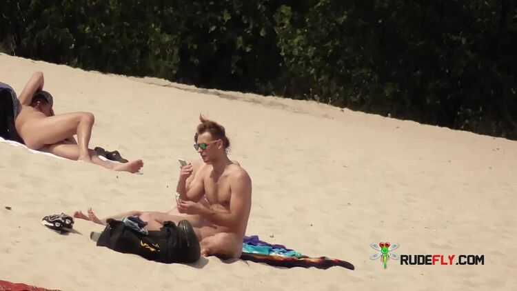 Crazy Couple At Nude Plage Under the Sun 1