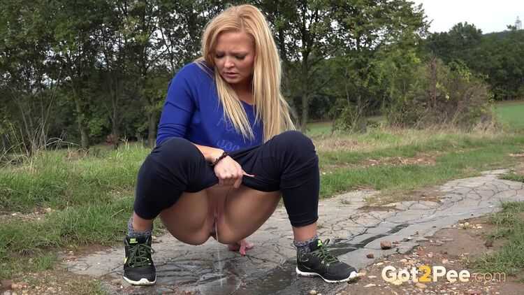 Got2pee  video blonde in blue_1080P (MP4, FullHD, 1920×1080)