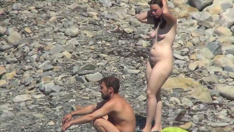 Watch Free Porno Online – Voyeur nudism – New visitors come to the beach