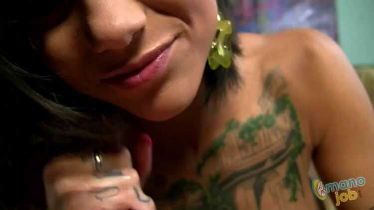 ManoJob - Bonnie Rotten - A Rotten HandJob