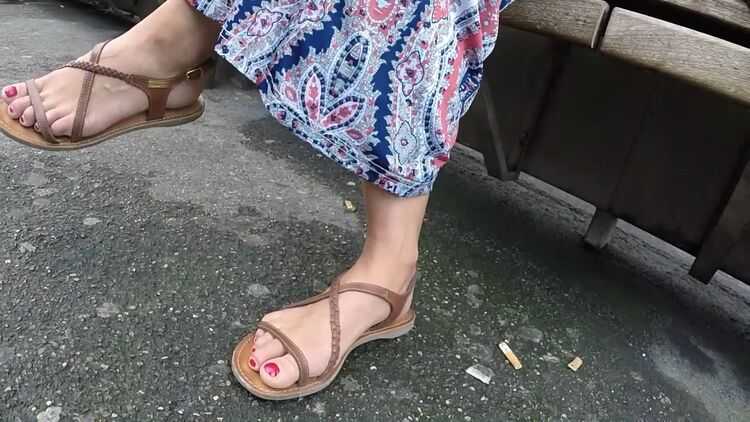 Best 2019 sexy milf legs teen toes amar voyeur candid feet 205