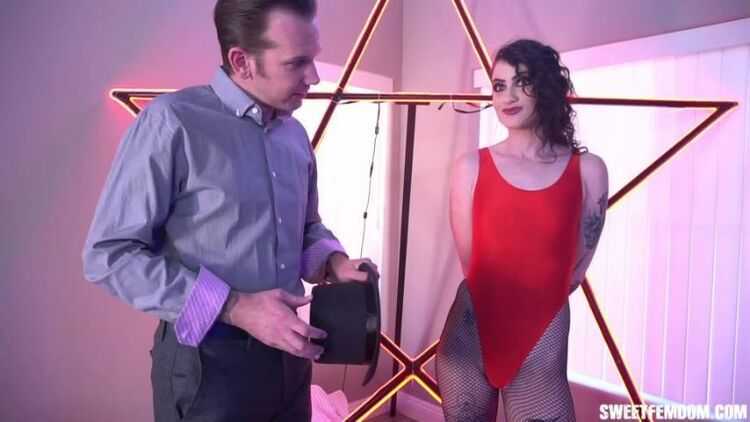 SweetFemdom - Magician Ass Fucked by Hot Assistant Lydia Black - Pegging