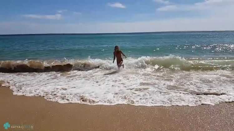 Katya Clover in Samsung slowmotion OCEAN BREATHING (MP4, HD, 1280×720)