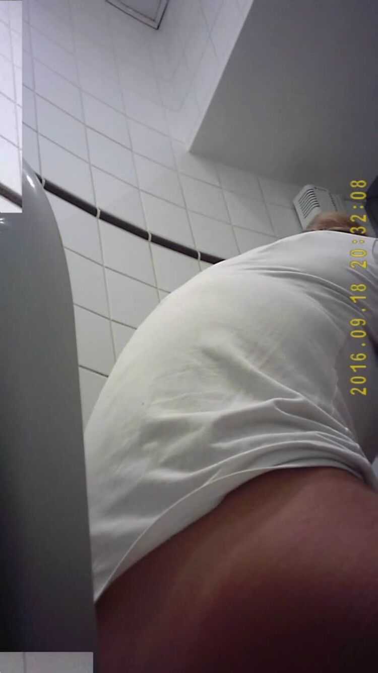 Hidden camera in the student toilet all parts (MP4, UltraHD/2K, 720×1280)