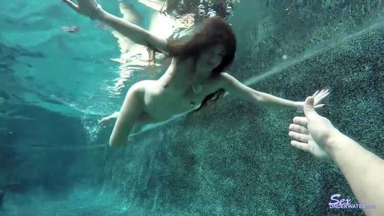 SexUnderWater presents jessicatorres212k (MP4, SD, 854×480)