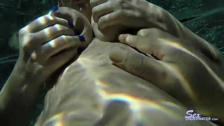 SexUnderWater presents rainsummers scuba gc16k (MP4, SD, 854×480)