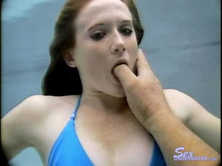 SexUnderWater presents redjess gc 5k (MP4, SD, 640×480)