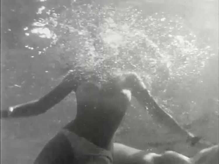 SexUnderWater presents unholymatrimony (MP4, SD, 640×480)