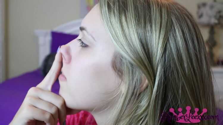 Kimber Lee – KL Showing Off Nose