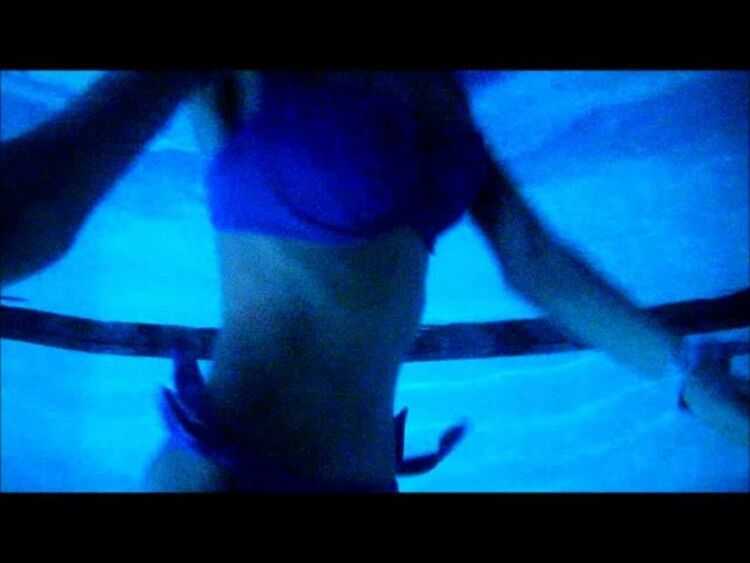 Manyvids – SSniko aka SexySweetNiko  hotnyko in Pool