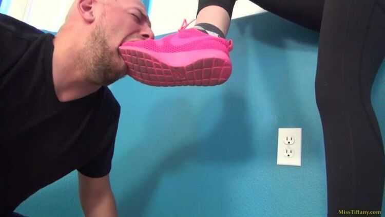 Miss Tiffany - Dante Worships Sneakers 2