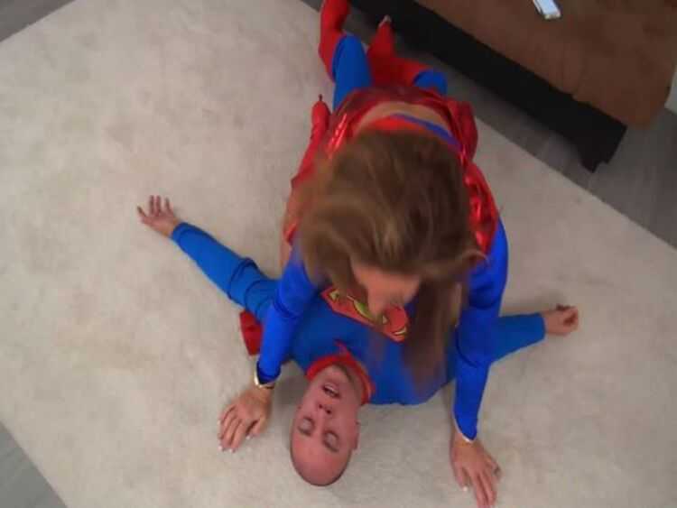 Savannah Fox - Superman vs Supergirl [Strapon, Pegging]