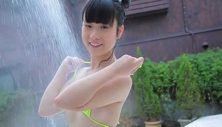 Mizuki sultry Asian teen is a cock tease outdoors