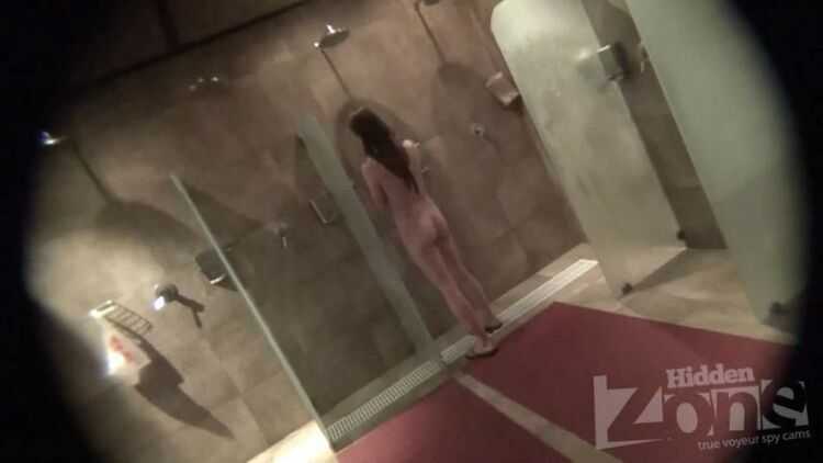 Voyeur shower – This girl long and diligently rubs