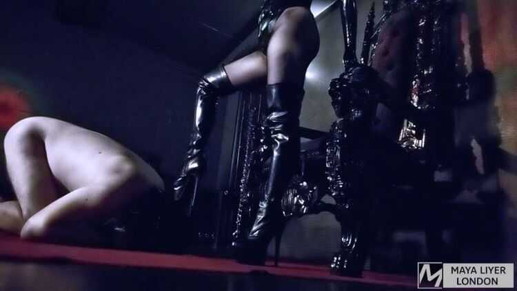 Maya Liyer - Boot Slave for Latex Goddess - Boot Domination