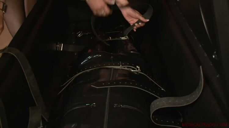 MEDICALY SADO - December 27, 2018 – Patricia MedicalySado, Pou Fosc, Anna - Enclosure and Teasing - Bondage