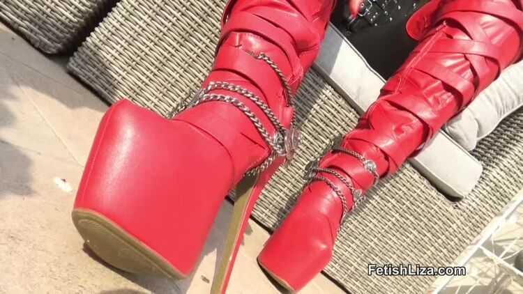 Fetish Liza – My boots and spurs cleaner (MP4, HD, 1280×720)