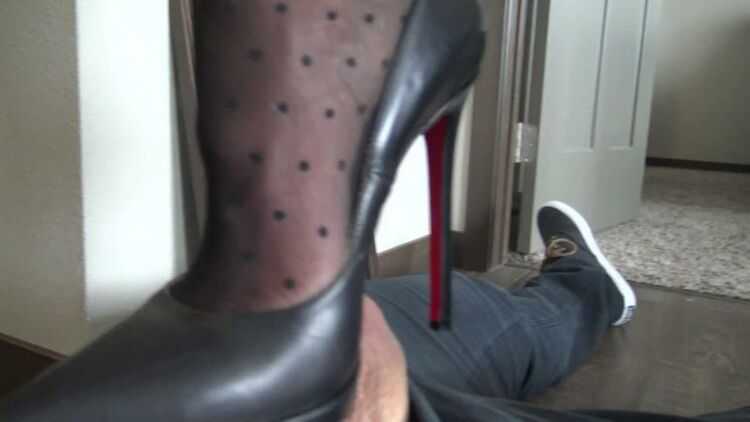 Goddess Zephy - Shoe Job! (1080 HD) - Hot Femdom