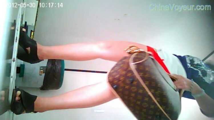 Voyeur China Toilet Pissing – B748