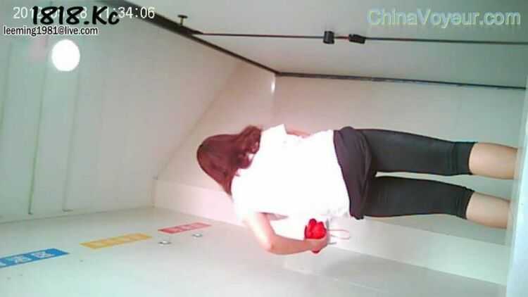 Voyeur China Toilet Pissing – B759