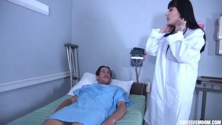 Sweet Femdom - Bunny Colby, Charlotte Sartre, Fabiana Fox - Ricky Pegging Procedure - Strapon