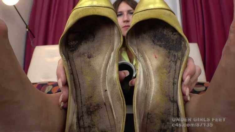 Danger Girls Feet - Extreme Stink! Huge Feet Size 12! - Foot Worship