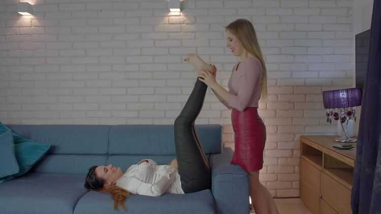 Ticklish girl – Weronika, Zuza – Lets Play Tickle