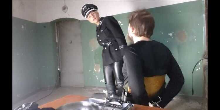 Domina Patricia - German Officer Eingeknastet - Die Umerziehu - Humiliation