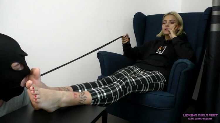 Licking Girls Feet - Karina - Uses her slave after university - Foot Worship