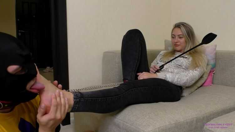 Female Domination – Licking Girls Feet – FOX – Day to relax