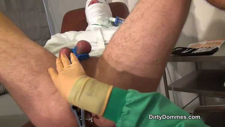 DirtyDommes - Fetish Liza - Anal stretching at the surgery