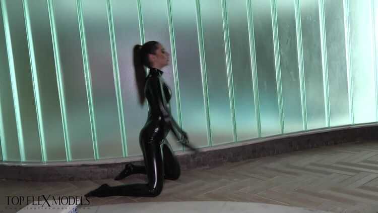 TopFlexModels – Flexi Girl in Catsuit (MP4, FullHD, 1920×1080)