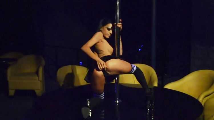 ManyVids presents KimberveilsAZ – Stripping At Centerfolds In Phoenix (MP4, HD, 1280×720)