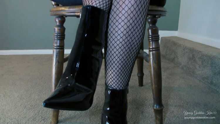 Young Goddess Kim - Boot slave under YGK