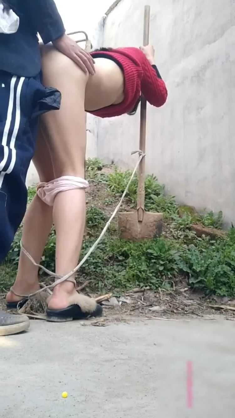 Xinchongral couple having outdoor sex in day time