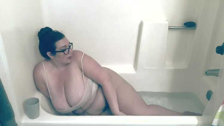 Sexy Busty BBW Gets Wet in White Top and Pantyhose