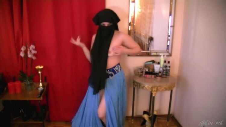 Lilimissarab - Hijab Arab Girl Wants To Fuck And Suck - Blowjob