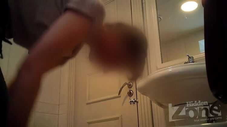 Voyeur Toilet Pissing – Hidden-Zone Toilet – hz_Wc2898 (AVI, HD, 1280×720)