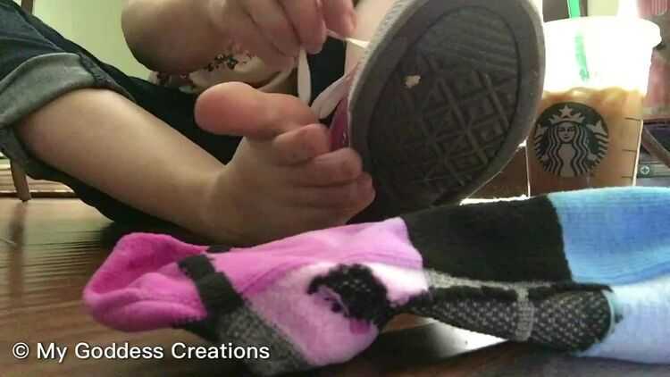 Porn online Feet In Ankle Socks and Pink Converse femdom